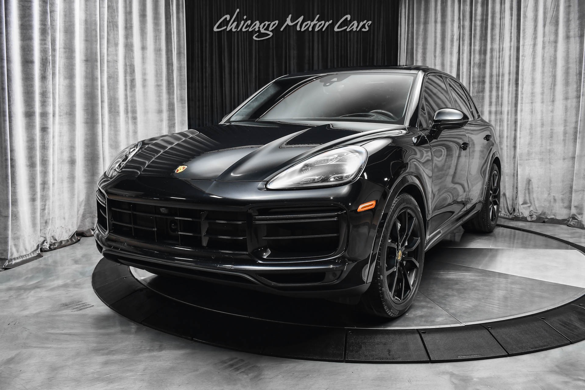 Used-2020-Porsche-Cayenne-Turbo-SUV-Sport-Exhaust-Sport-Chrono-Carbon-Trim-LOADED