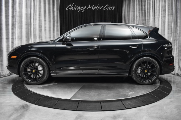 Used-2020-Porsche-Cayenne-Turbo-SUV-Sport-Exhaust-Sport-Chrono-Carbon-Trim-LOADED