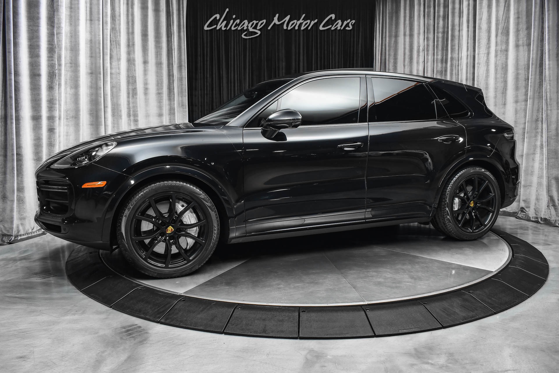 Used-2020-Porsche-Cayenne-Turbo-SUV-Sport-Exhaust-Sport-Chrono-Carbon-Trim-LOADED