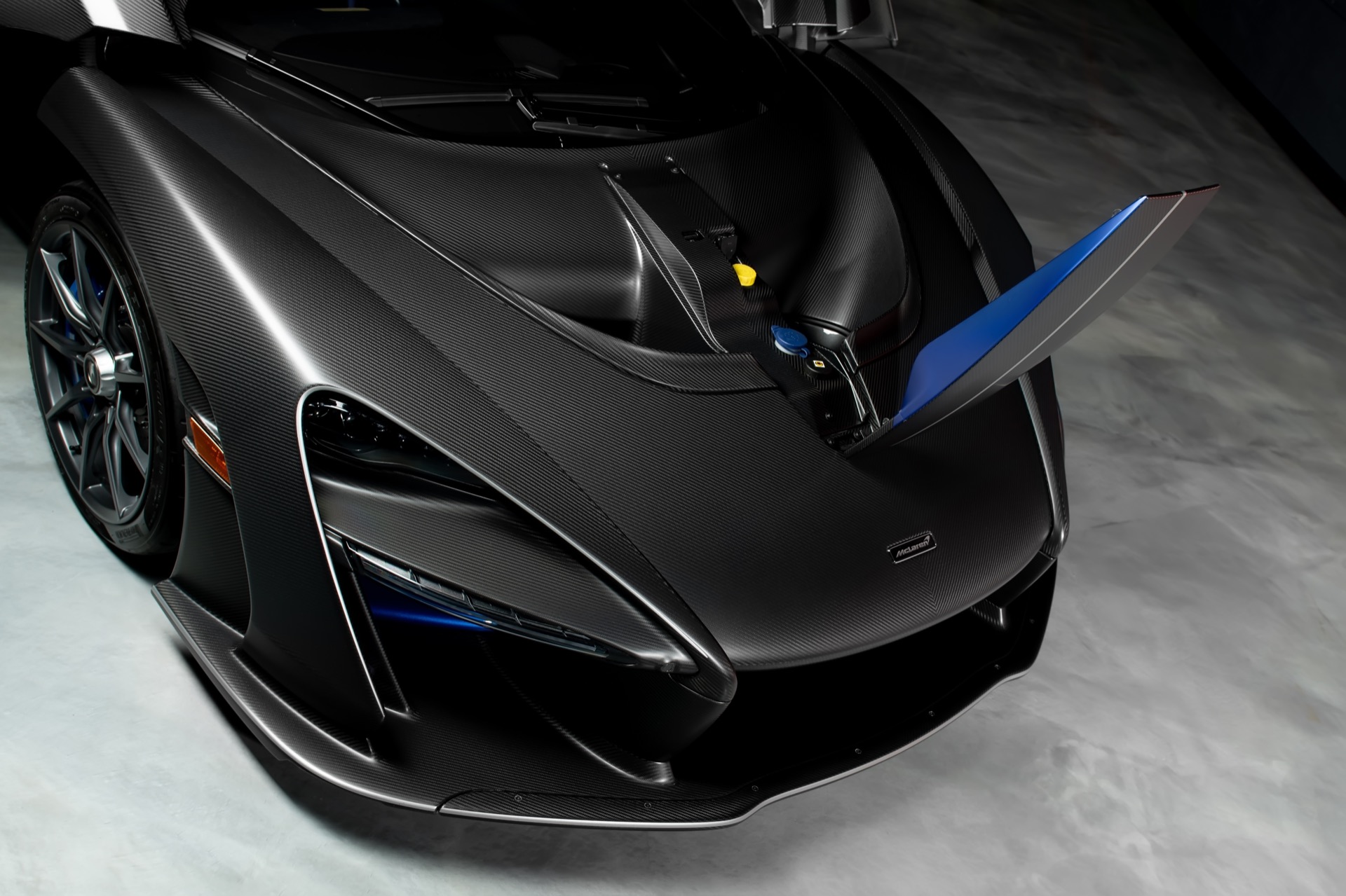 Used-2019-McLaren-Senna-ONLY-545-Miles-1of2-Entire-MSO-Matte-Carbon-Fiber-Body-Sennas-in-the-World