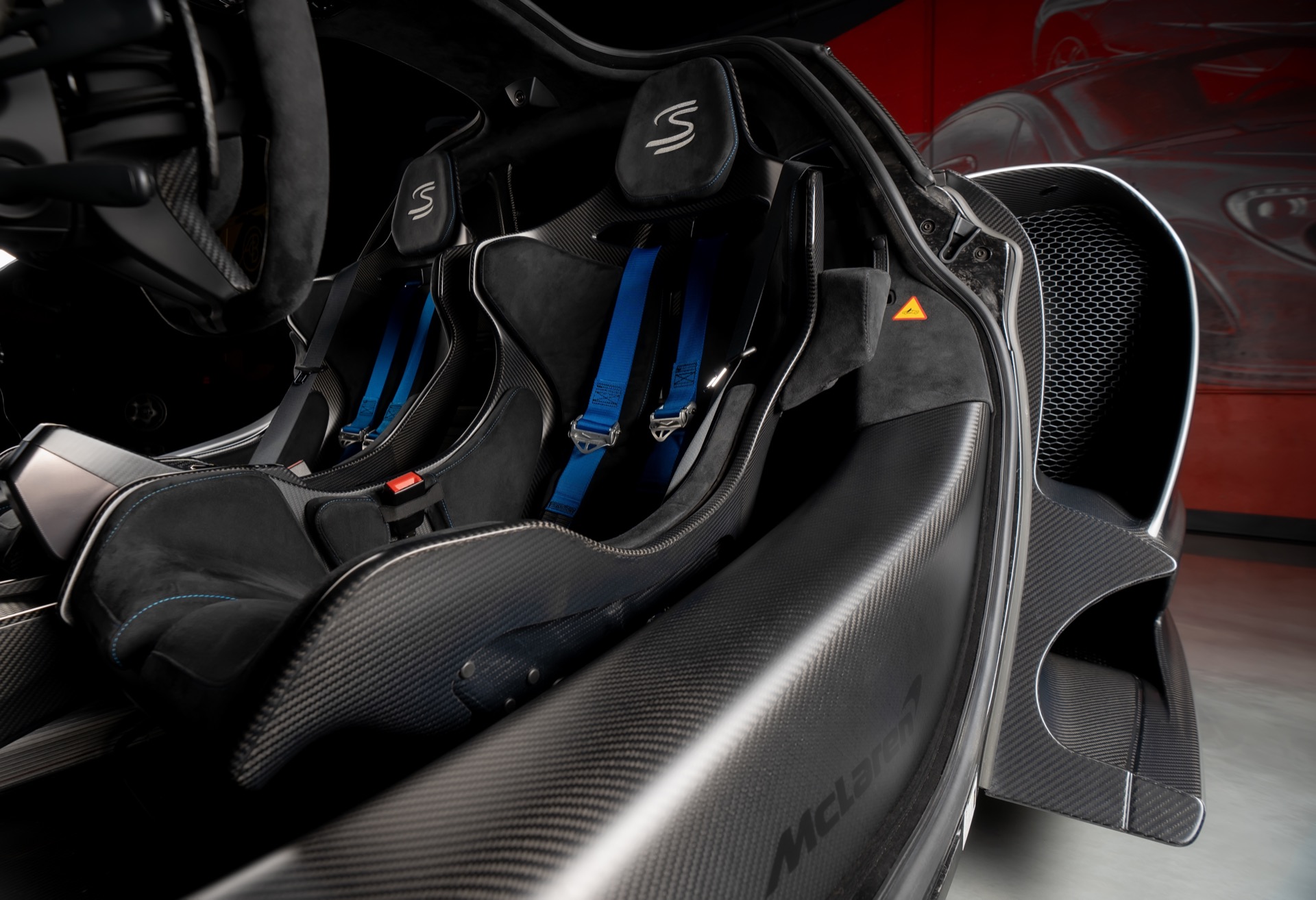 Used-2019-McLaren-Senna-ONLY-545-Miles-1of2-Entire-MSO-Matte-Carbon-Fiber-Body-Sennas-in-the-World