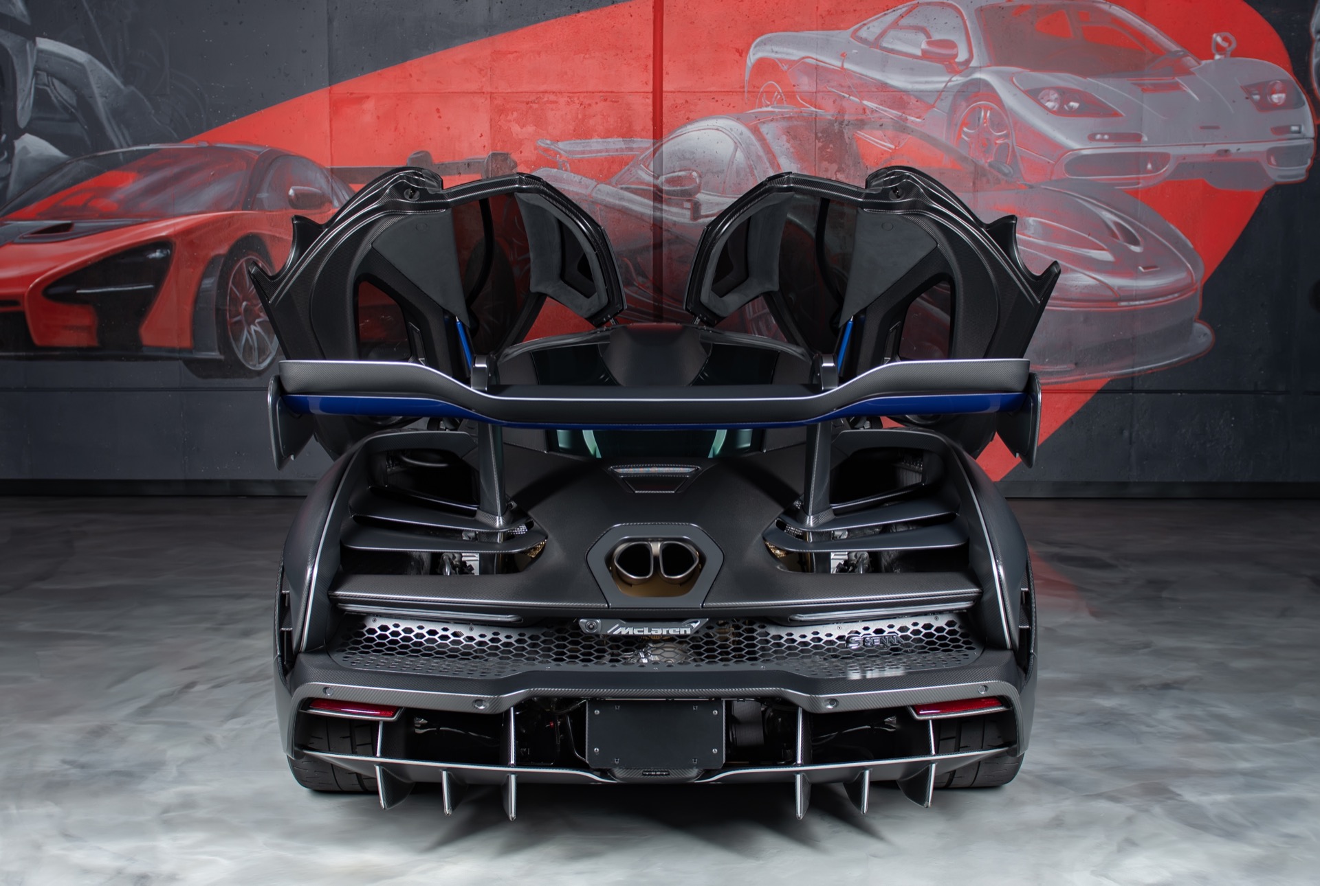 Used-2019-McLaren-Senna-ONLY-545-Miles-1of2-Entire-MSO-Matte-Carbon-Fiber-Body-Sennas-in-the-World